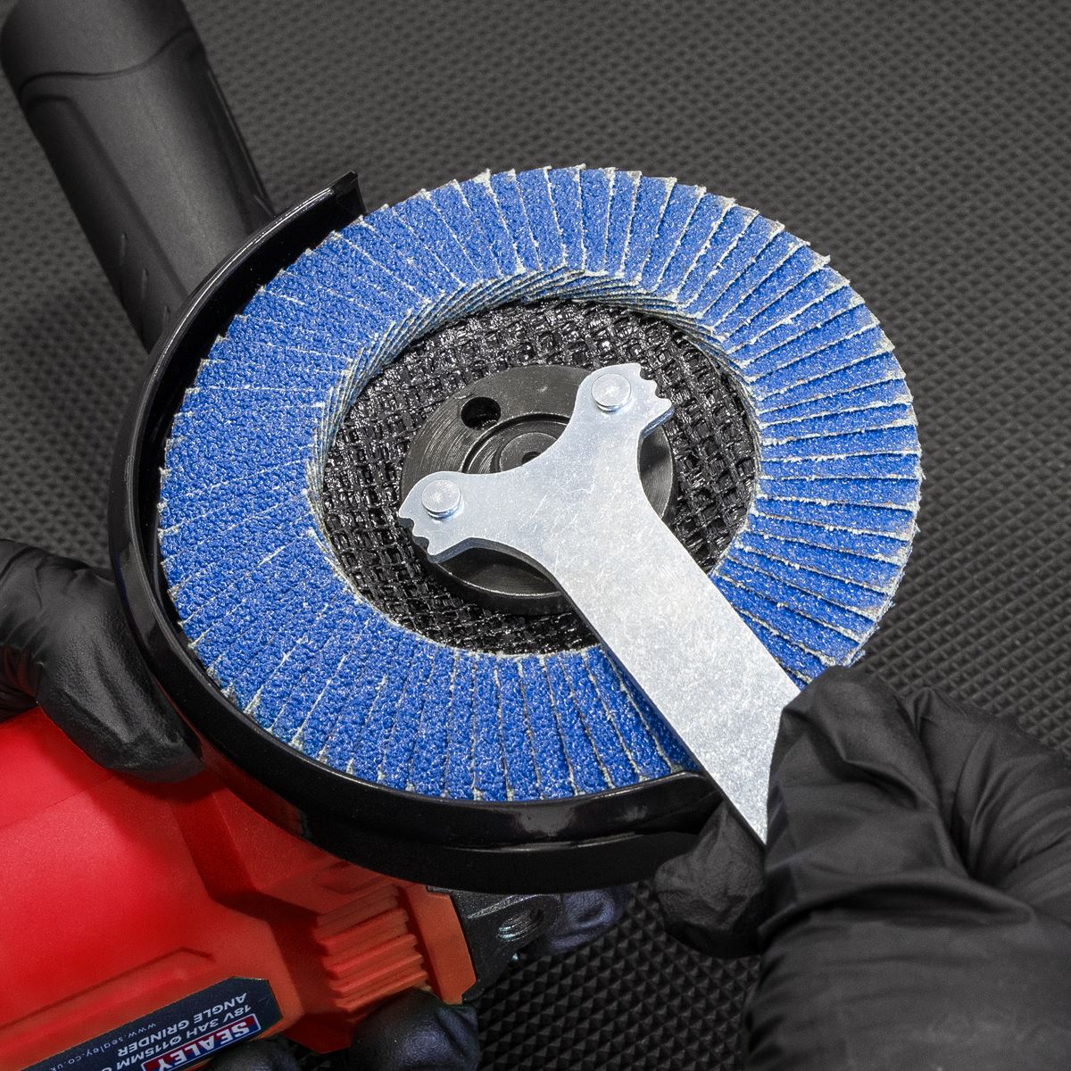 Sealey CP401LI 115mm Cordless Angle Grinder 18V 3Ah - Red Sealey