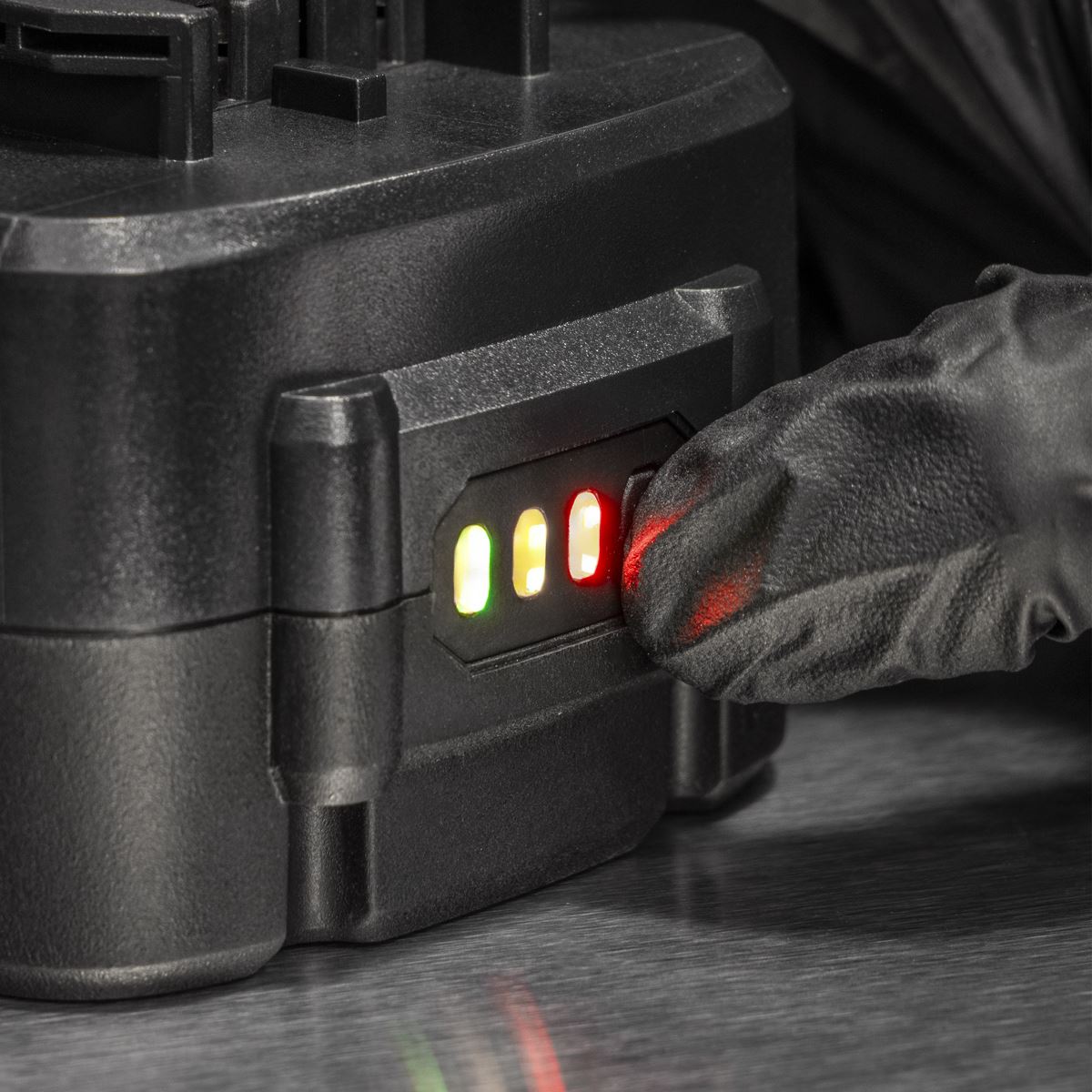 Sealey CP401LI 115mm Cordless Angle Grinder 18V 3Ah - Red Sealey