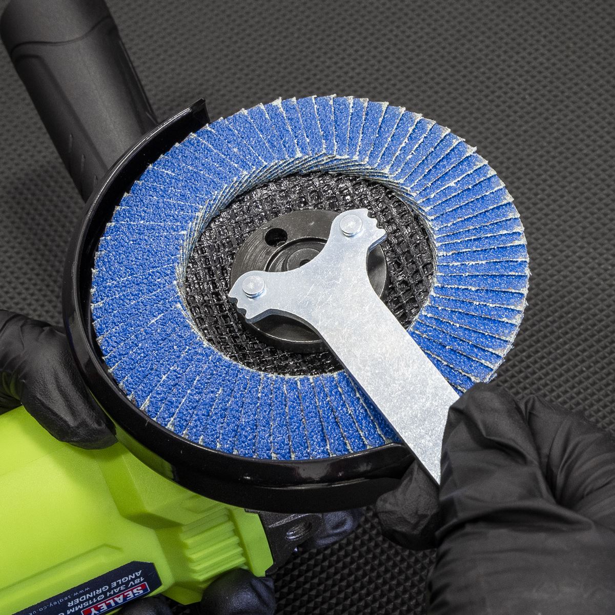 Sealey CP401LIHV 18V 3Ah 115mm Cordless Angle Grinder - Green Sealey