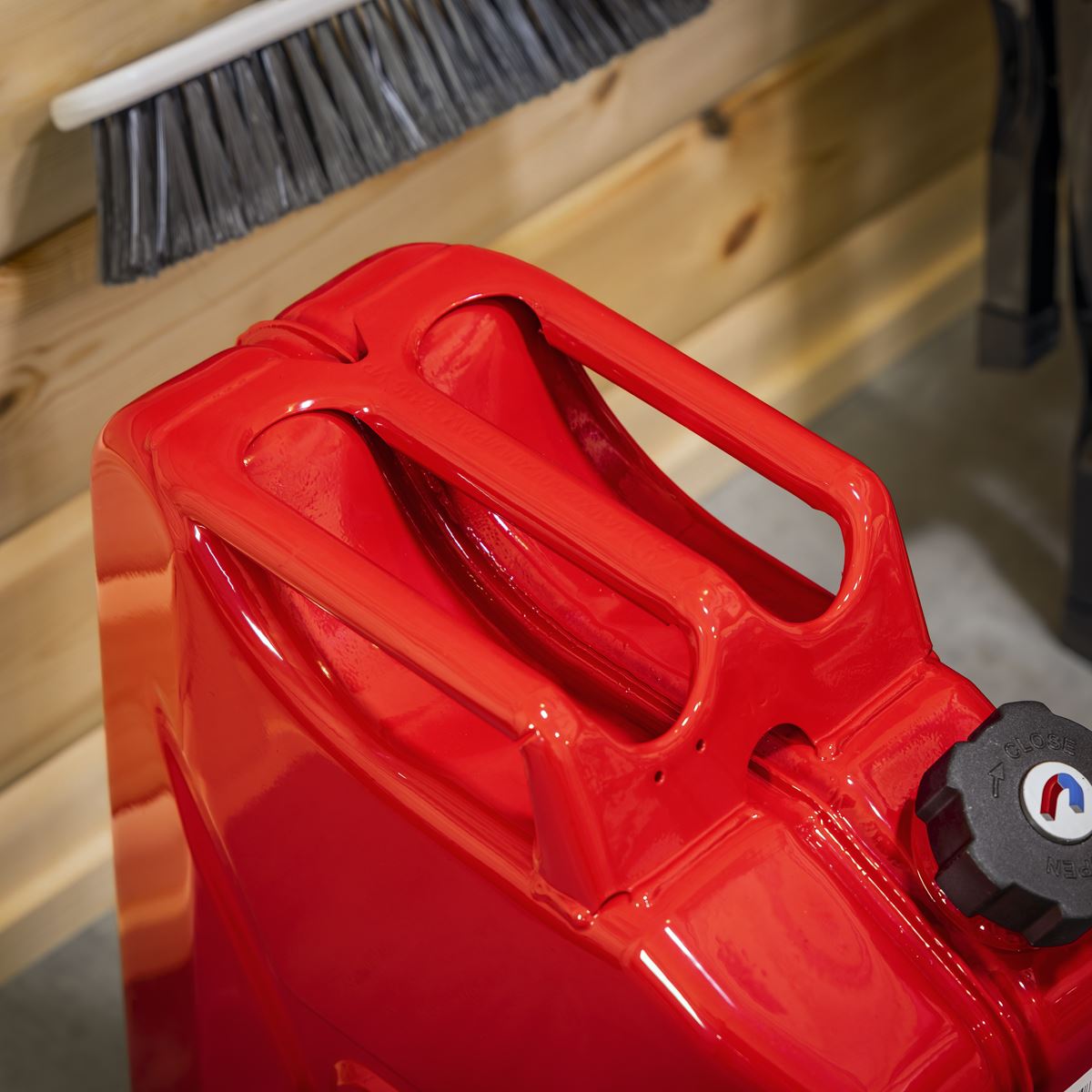 Sealey JC20SCR Screw Cap Metal Jerry Can 20L - Red Sealey