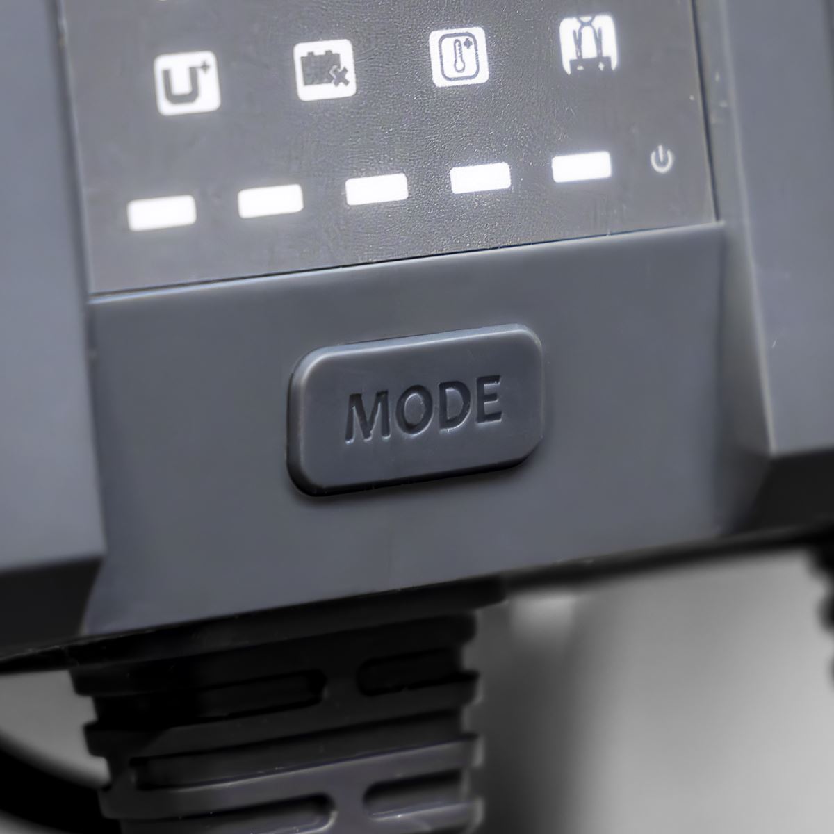 Sealey MBC310 3 Bank 12V Smart Charger & Maintainer 30A (3 x 10A) Sealey