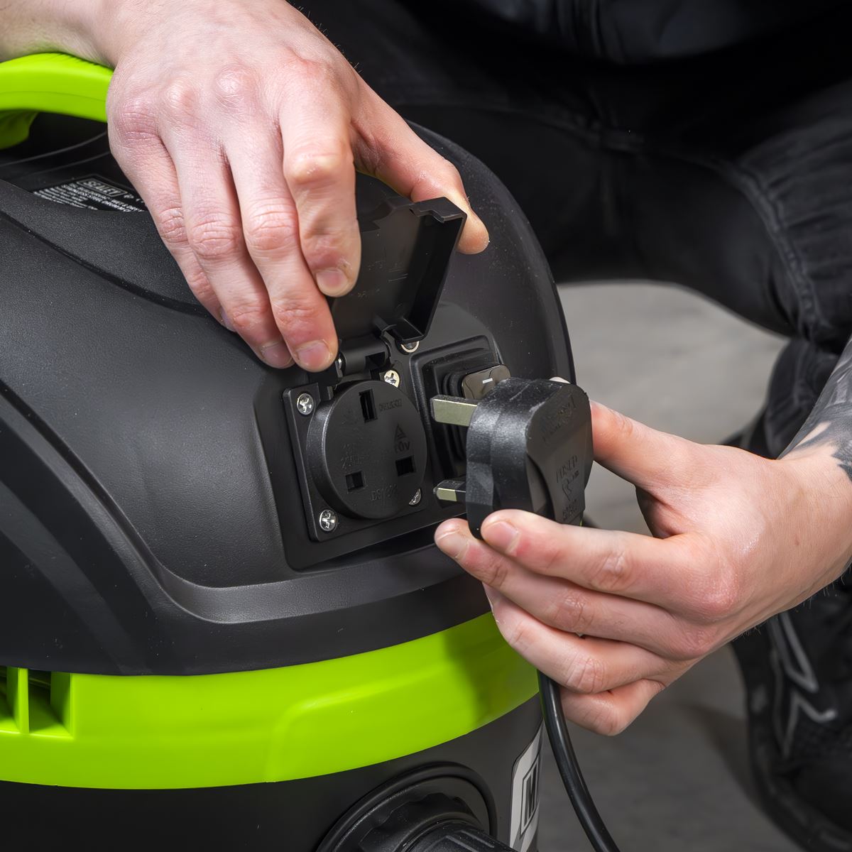 Sealey PC150BV BuilderVac® Wet & Dry Vacuum Cleaner 15L Stainless Steel Drum M Class Filtration Sealey