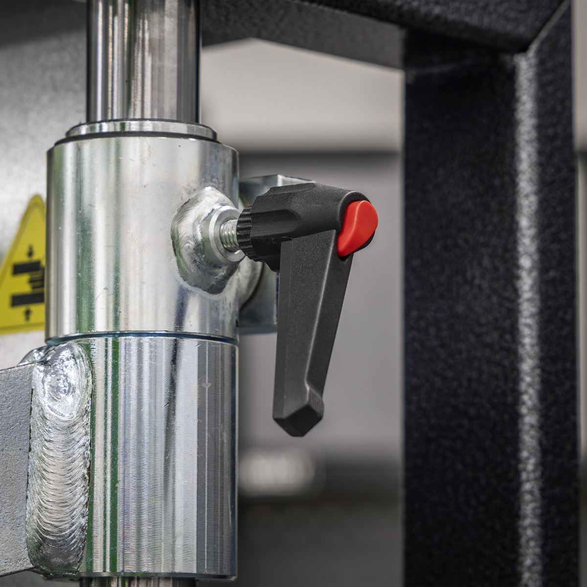 Sealey RE2500 Air Operated Coil Spring Compressor 2500kg Sealey