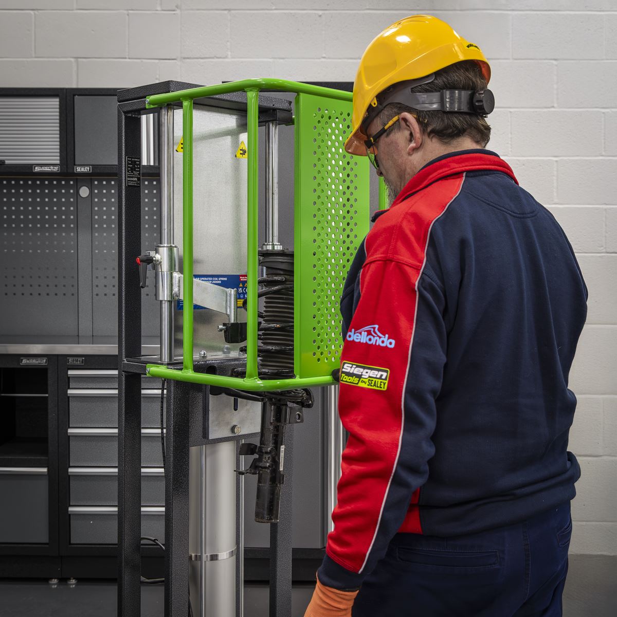 Sealey RE2500 Air Operated Coil Spring Compressor 2500kg Sealey