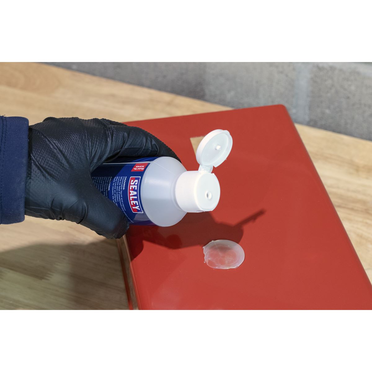 Sealey SCS105 Glue Removal Fluid 200ml Sealey