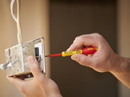 Stanley FatMax VDE Insulated Screwdriver Parallel Tip 2.5 x 50mm STA065410 Stanley