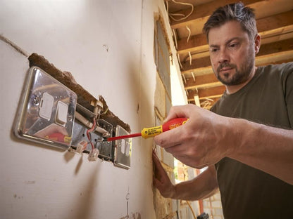 Stanley FatMax VDE Insulated Screwdriver Phillips Tip PH1 x 100mm STA065415 Stanley