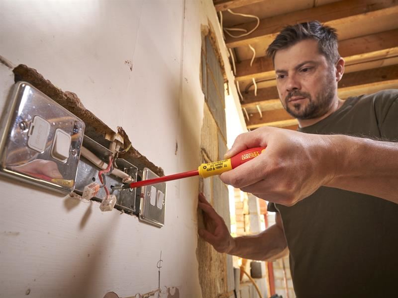 Stanley FatMax VDE Insulated Screwdriver Pozidriv Tip PZ2 x 125mm STA065419 Stanley