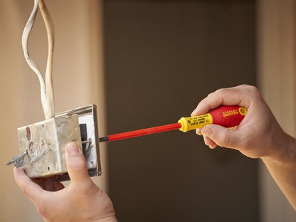 Stanley FatMax VDE Insulated Screwdriver Pozidriv Tip PZ2 x 125mm STA065419 Stanley