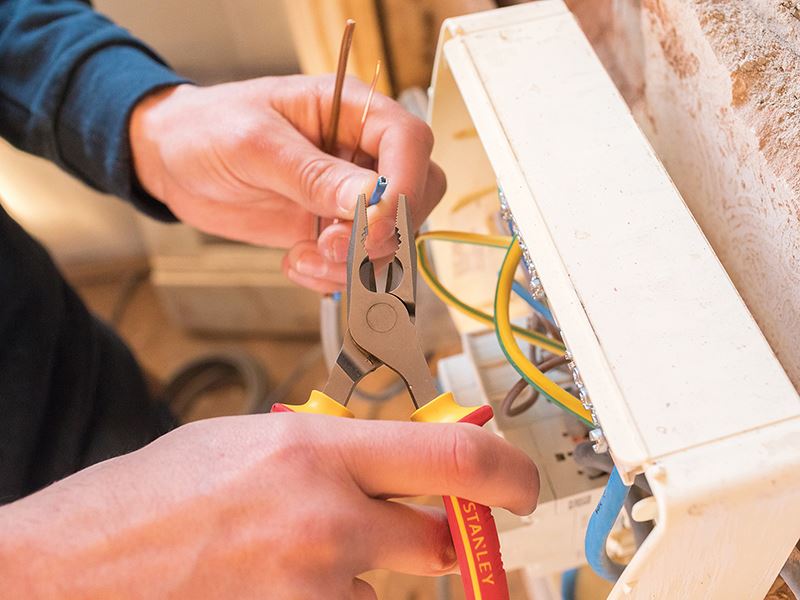 Stanley FatMax Combination Pliers VDE 165mm STA084000 Stanley